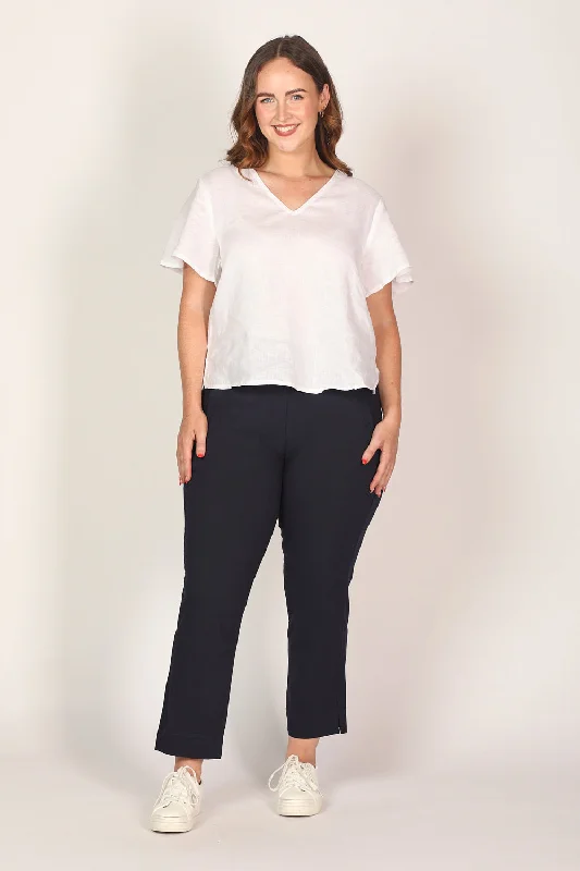 Deal Frenzy Regular Length Stretch Capri Pant in Navy