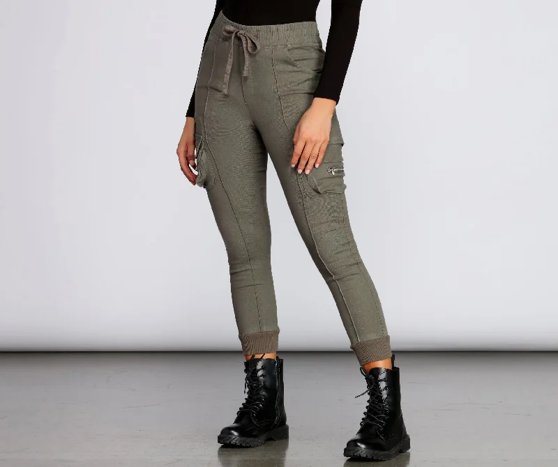 Act Now High Rise Knit Cargo Style Pants