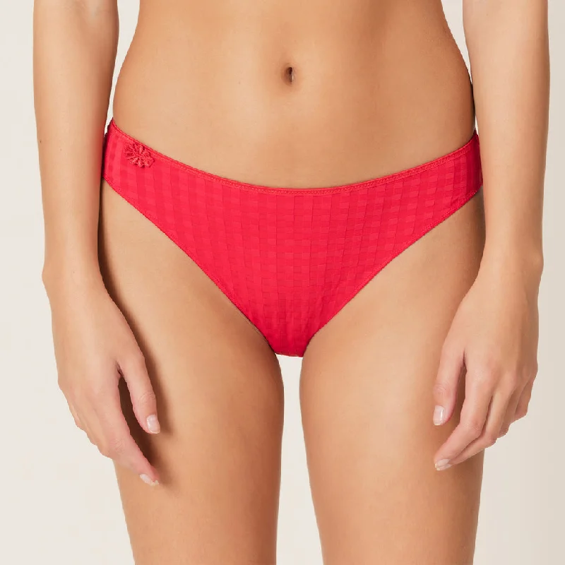 Weekend Bargains to Grab Avero Rio Brief | Scarlet