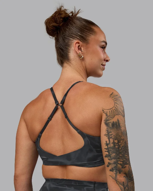 Weekend Offers That Amaze Twist Sports Bra - Tranquil-Black