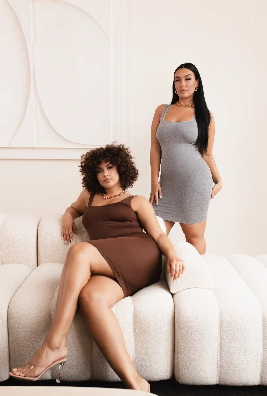 Mega Deal Valencia - Built-In 360° Contour Midi Shaping Dress